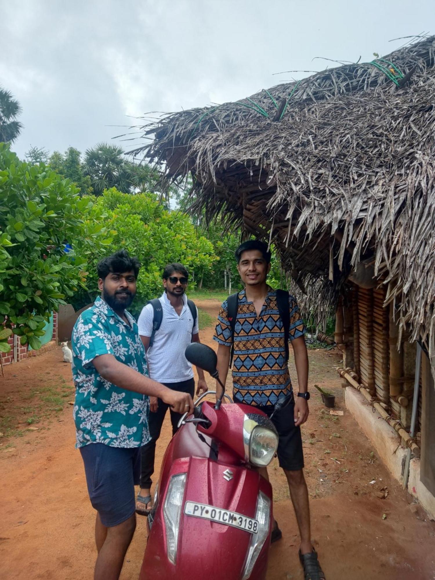 Boomerang Community Auroville Exteriör bild